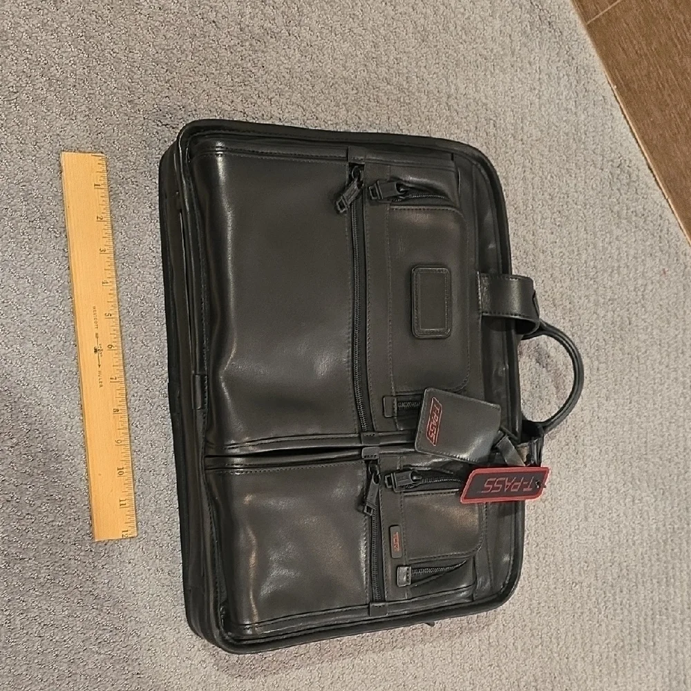NWT Tumi TPass Medium Screen Slim Black Leather Men's Briefcase